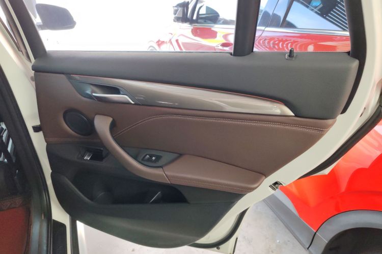 宝马X1新能源 2019款 xDrive25Le 里程升级版中控内饰45