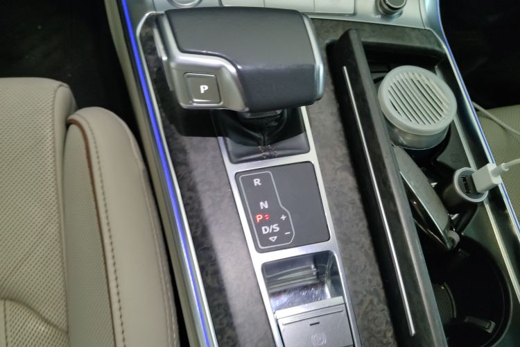 奥迪A6L 2019款 55 TFSI quattro 尊享致雅型局部细节18