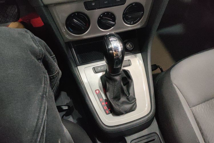 大众 朗行 2013款 1.6L 自动风尚型局部细节18