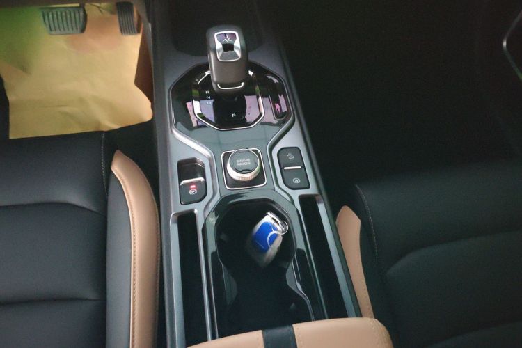 吉利汽车 吉利icon 2023款 1.5TD 巧克力醇巧版中控内饰18