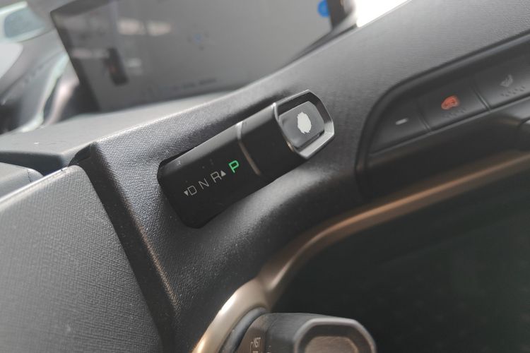 宝骏KiWi EV 2022款 艺术家轻享版 磷酸铁锂中控内饰18