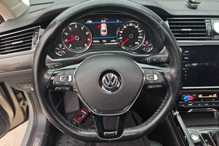 大众 辉昂 2018款 改款 380TSI 两驱商务版局部细节13