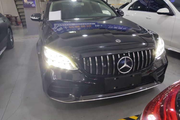 奔驰C级 2019款 改款 C 260 L 运动版车身外观2