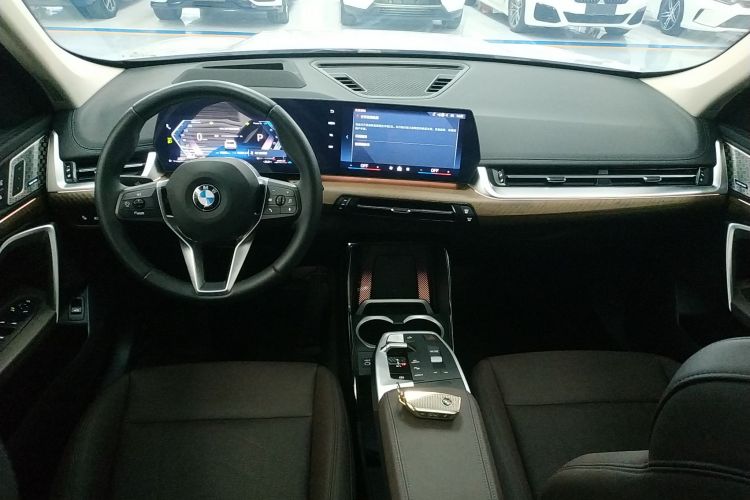 宝马X1 2023款 xDrive25Li X设计套装中控内饰12