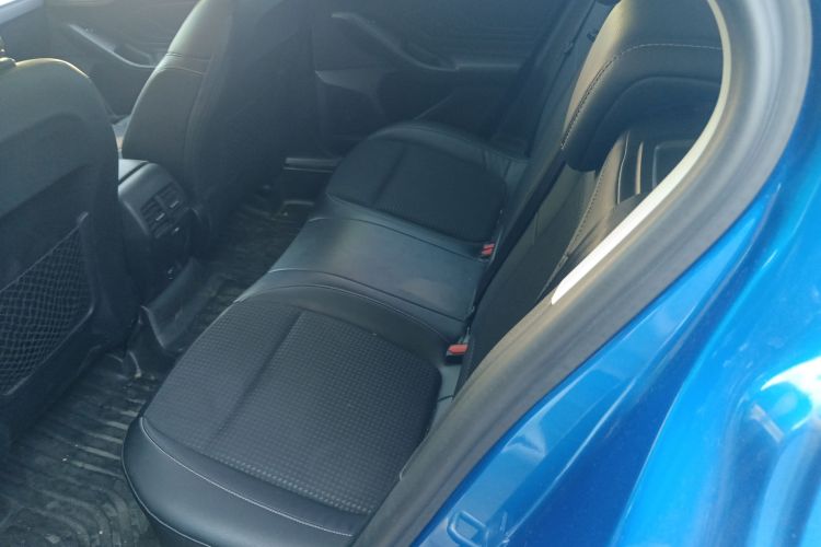 福特 福克斯 2019款 两厢 EcoBoost 180 自动锋潮型中控内饰21