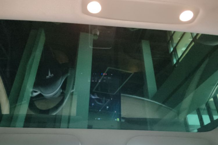 特斯拉 Model 3 2022款 Performance高性能全轮驱动版局部细节22