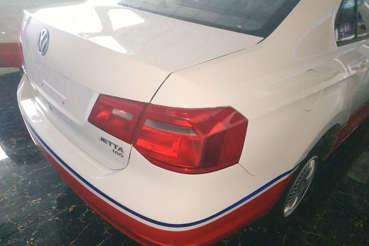 大众 捷达 2015款 1.6L 自动时尚型车身外观9