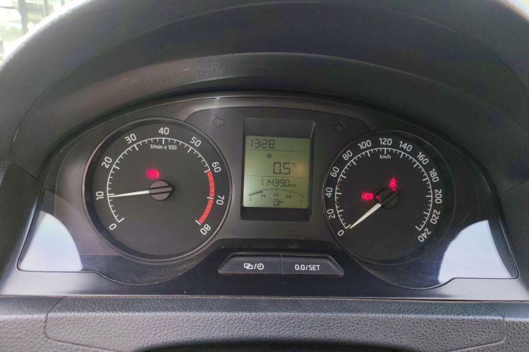 斯柯达 昕锐 2015款 1.6L 手动智选型中控内饰14