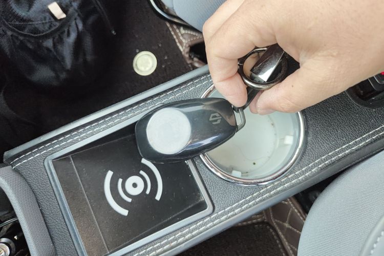 零跑汽车 零跑T03 2025款 310舒享版中控内饰11