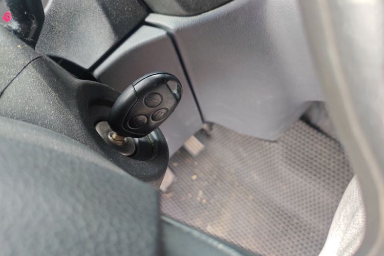 福特 新世代全顺 2016款 2.2T短轴6座中顶多功能车中控内饰7001