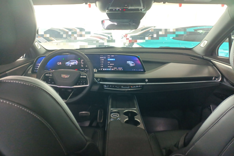 凯迪拉克XT5 2025款 2.0T 尊贵型中控内饰12