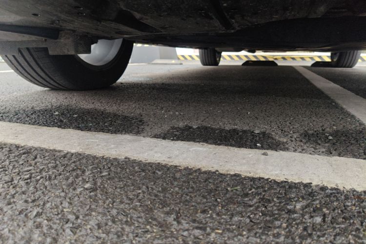 丰田 格瑞维亚 2024款 2.5L混动 旗舰ULTRA版局部细节9008