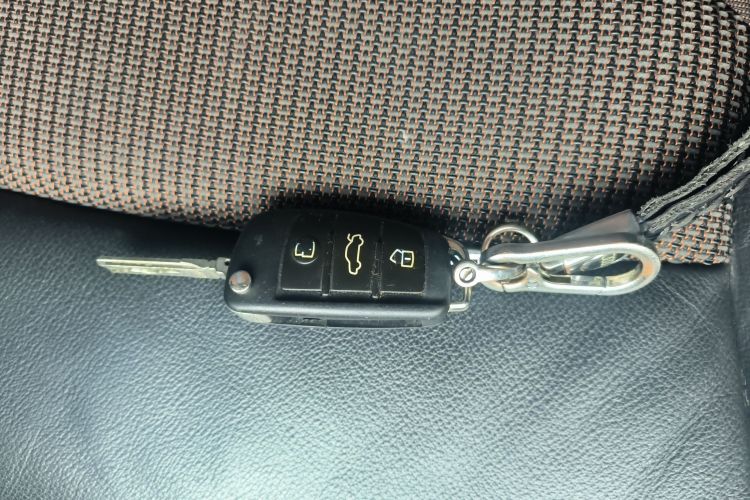 奥迪Q3 2018款 30周年年型 35 TFSI 时尚型中控内饰11