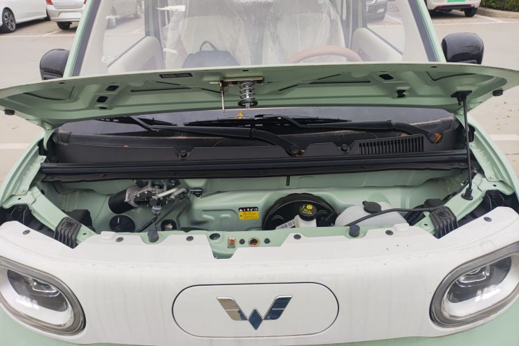 五菱汽车 宏光MINIEV 2024款 第三代 215km 青春版机舱底盘24