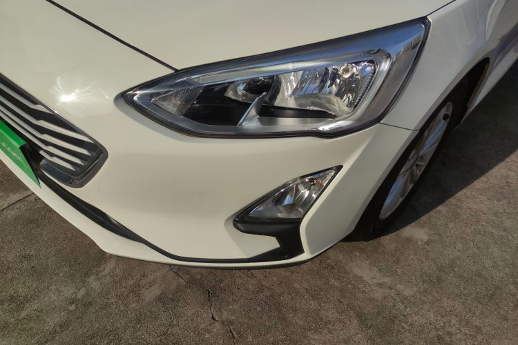 福特 福克斯 2019款 两厢 EcoBoost 180 自动锋潮型局部细节36