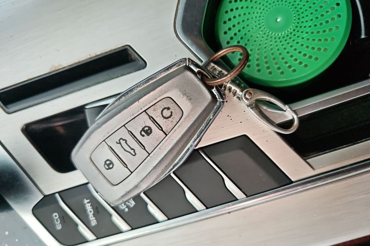 吉利汽车 缤越 2020款 改款 240T DCT猎手中控内饰7001