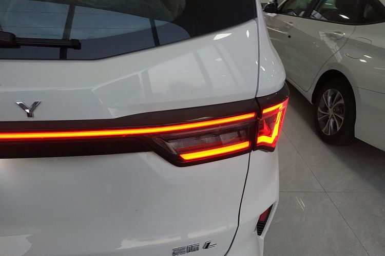 吉利汽车 2023款 嘉际L 1.5TD  DCT舒适型车身外观6006