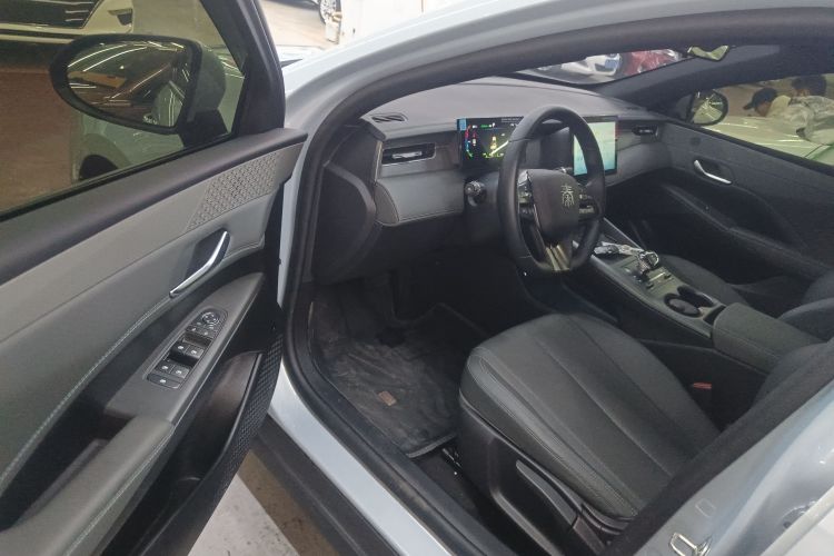 比亚迪 秦PLUS 2025款 DM-i 智驾版 55KM领先型中控内饰20