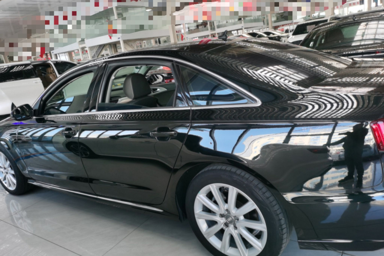 奥迪A6L 2018款 30周年年型 TFSI 进取型车身外观4