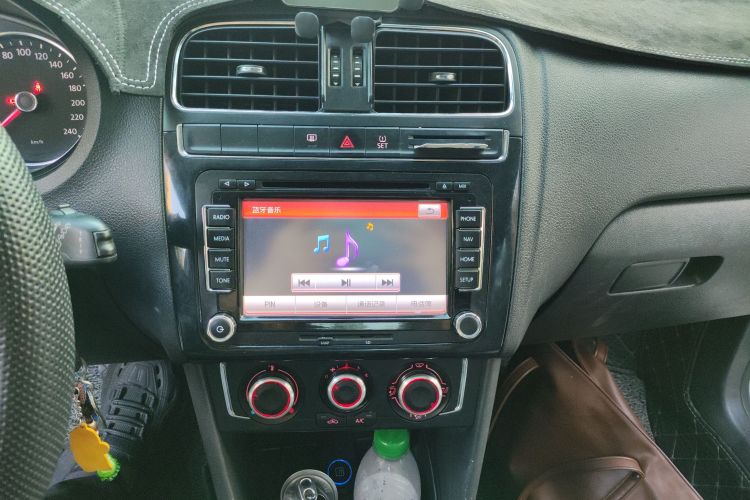 大众 Polo 2014款 1.6L 自动舒适版中控内饰16