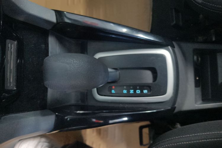 福特 翼搏 2013款 1.5L 自动风尚型中控内饰18