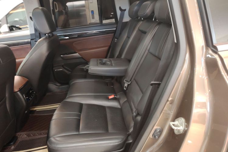 广汽传祺 传祺GS8 2017款 320T 两驱豪华智联版（七座）中控内饰7004