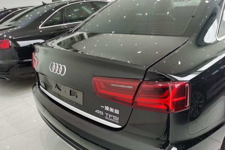 奥迪A6L 2016款 45 TFSI quattro 运动型车身外观6