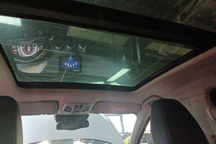 魏牌 VV7 2017款 VV7c 2.0T 豪华型中控内饰22