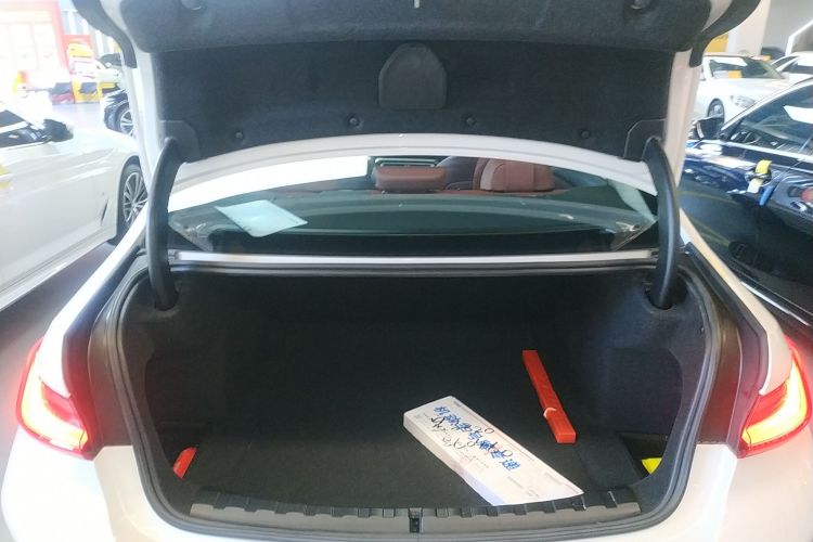 宝马3系 2024款 320Li M运动套装机舱底盘23