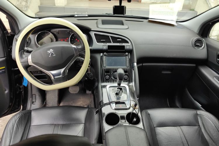 标致3008 2013款 2.0L 自动潮流版中控内饰12