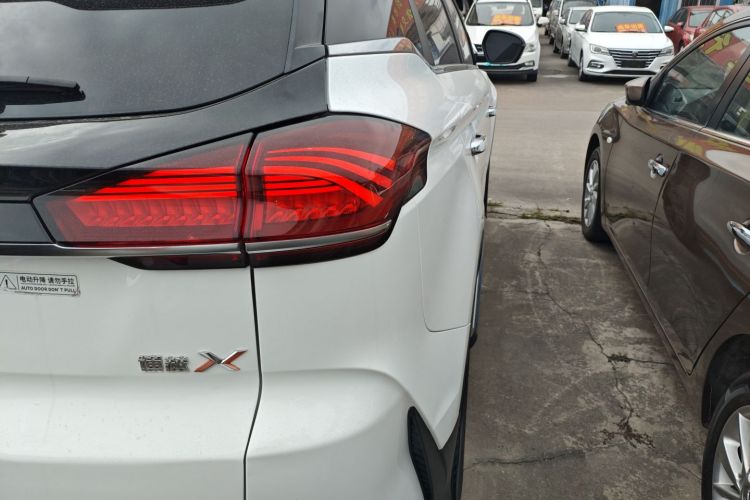 吉利汽车 2022款 博越X 1.8TD DCT智尊型车身外观6006
