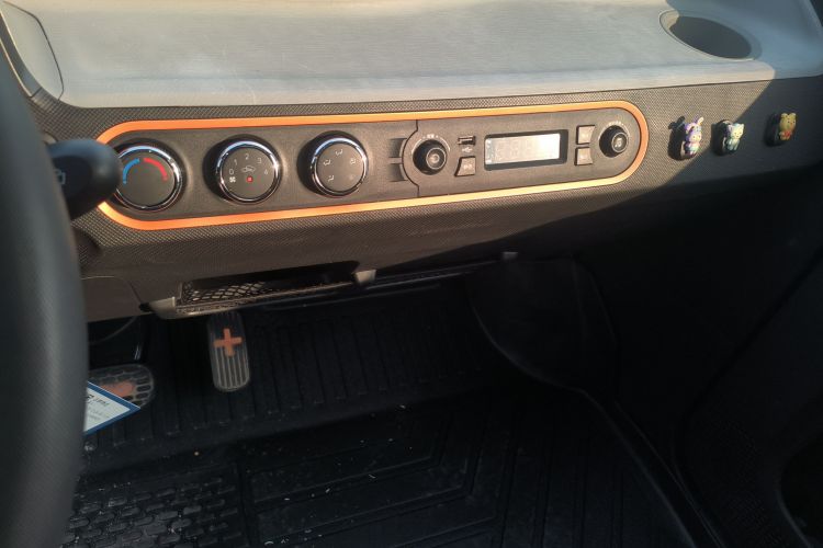 五菱汽车 宏光MINIEV 2020款 轻松款 三元锂中控内饰16