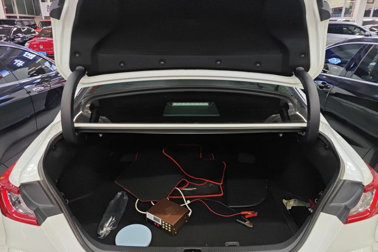 丰田 凯美瑞 2024款 双擎 2.0HXS 运动Plus版机舱底盘23