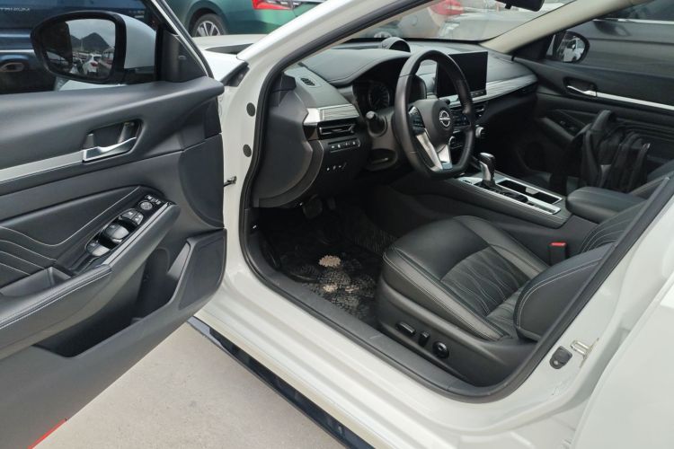 日产 天籁 2022款 2.0T XL 进享版中控内饰7003