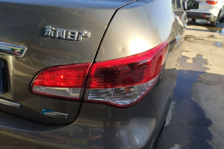 日产 轩逸 2018款 经典 1.6XE+ CVT领先版车身外观9