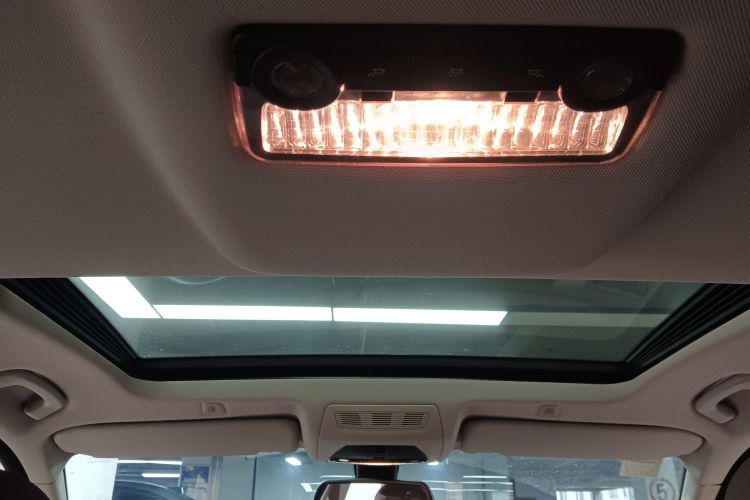 宝马5系 2014款 520Li 典雅型中控内饰22