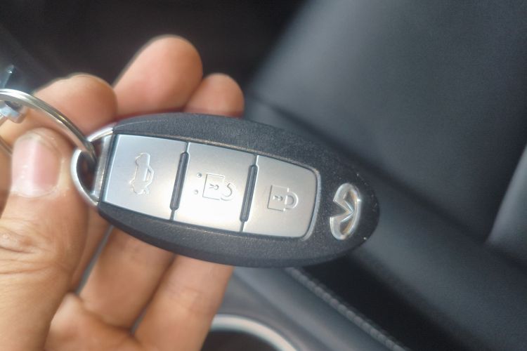 英菲尼迪Q50L 2018款 2.0T 舒适版 国VI中控内饰7001