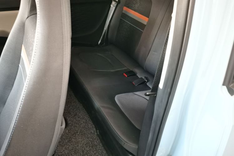 五菱汽车 宏光MINIEV 2021款 马卡龙臻享款 三元锂中控内饰21