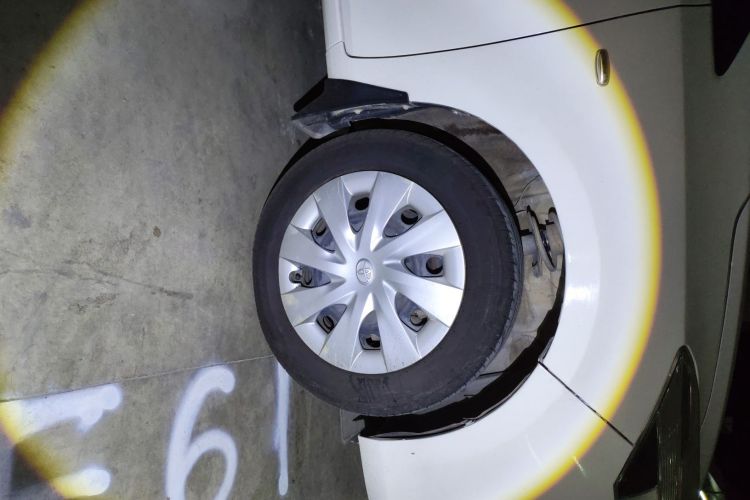 丰田 威驰 2016款 1.5L 手动智臻星耀版车身外观10