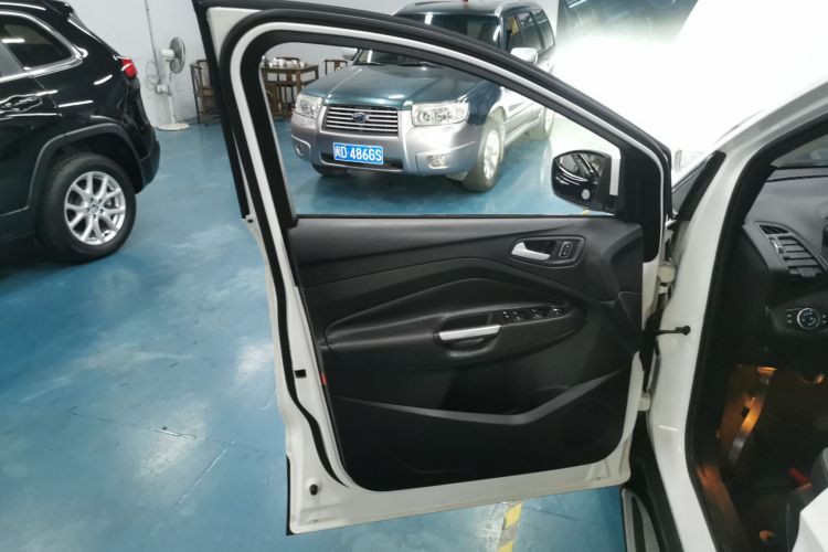 福特 翼虎 2017款 EcoBoost 180 两驱精翼型中控内饰47