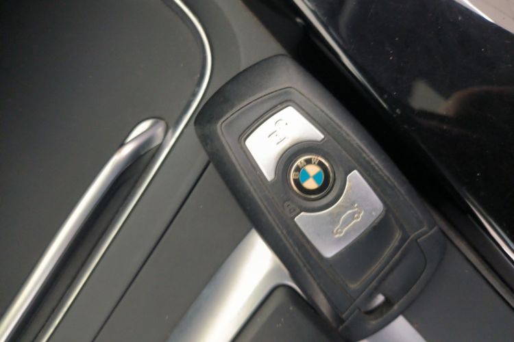 宝马3系 2016款 316Li 时尚型中控内饰7001