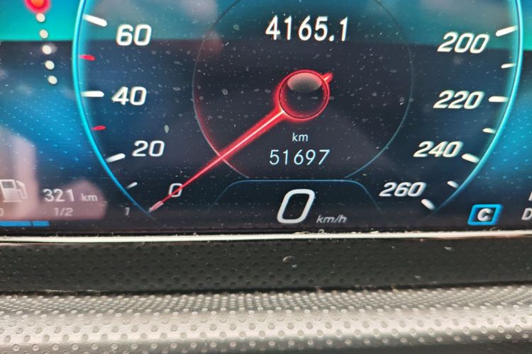 奔驰A级 2019款 A 180 L 运动轿车中控内饰15