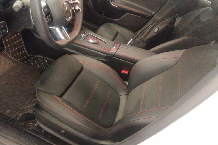 奔驰A级 2024款 改款 A 200 L 时尚型中控内饰19