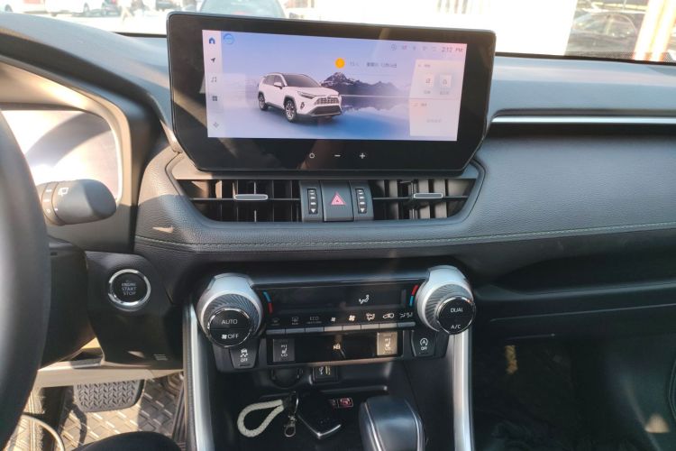 丰田 RAV4荣放 2023款 2.0L CVT四驱探险Plus版局部细节16
