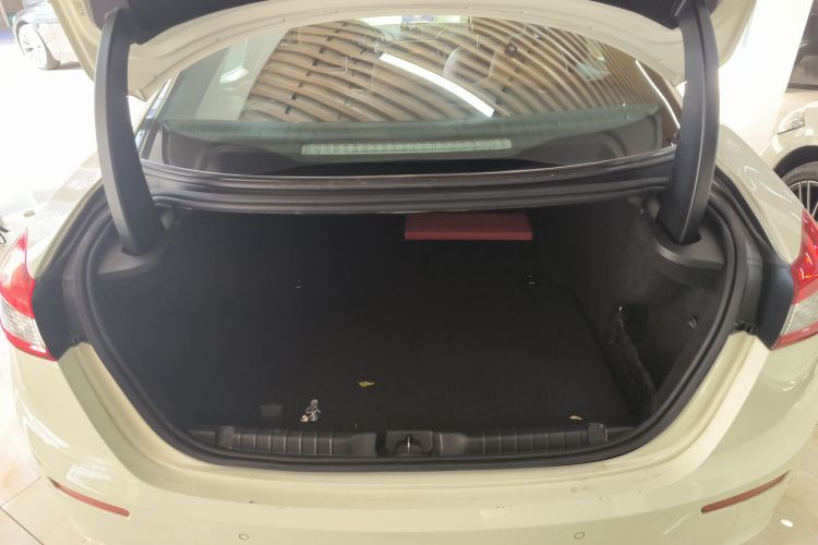 玛莎拉蒂 Ghibli 2014款 3.0T 标准版机舱底盘23