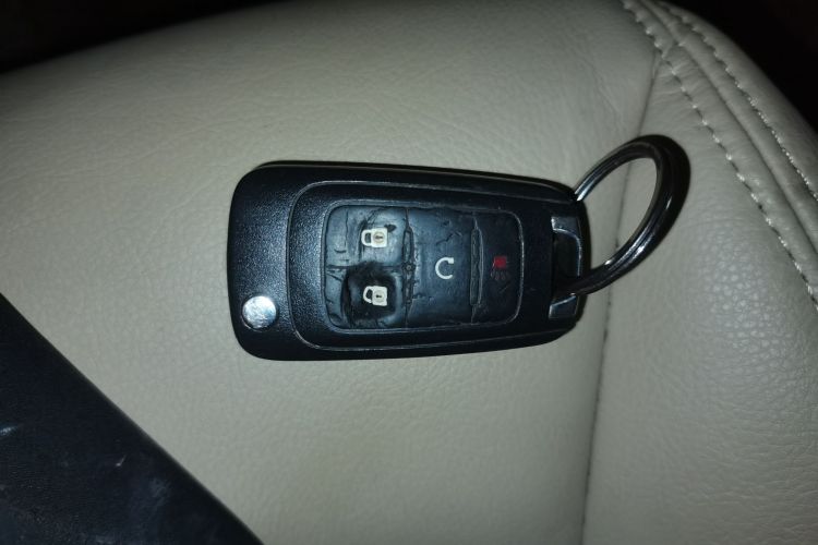 别克GL8 2018款 28T 舒适型 国VI中控内饰11