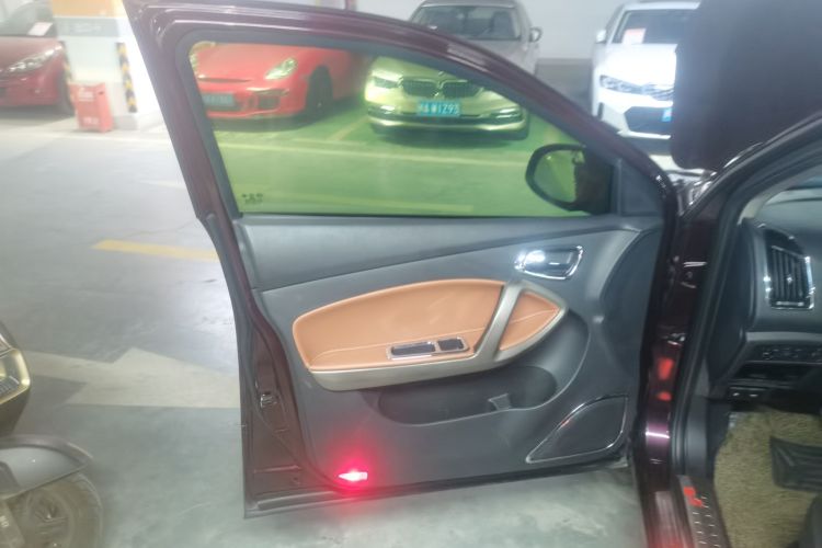 海马S5 2015款 1.5T CVT旗舰型中控内饰7007