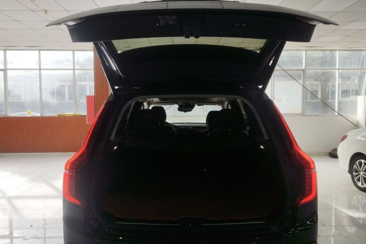 沃尔沃XC90 2019款 T5 智逸版 5座 国VI机舱底盘23
