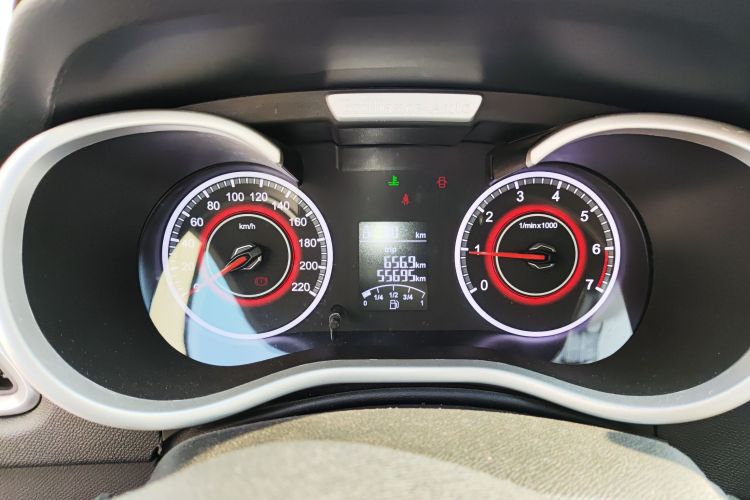 中华H3 2017款 1.5L 手动精英型中控内饰14