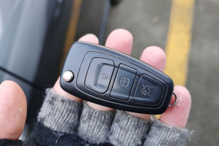 福特 福克斯 2015款 三厢 1.6L 手动舒适型中控内饰11